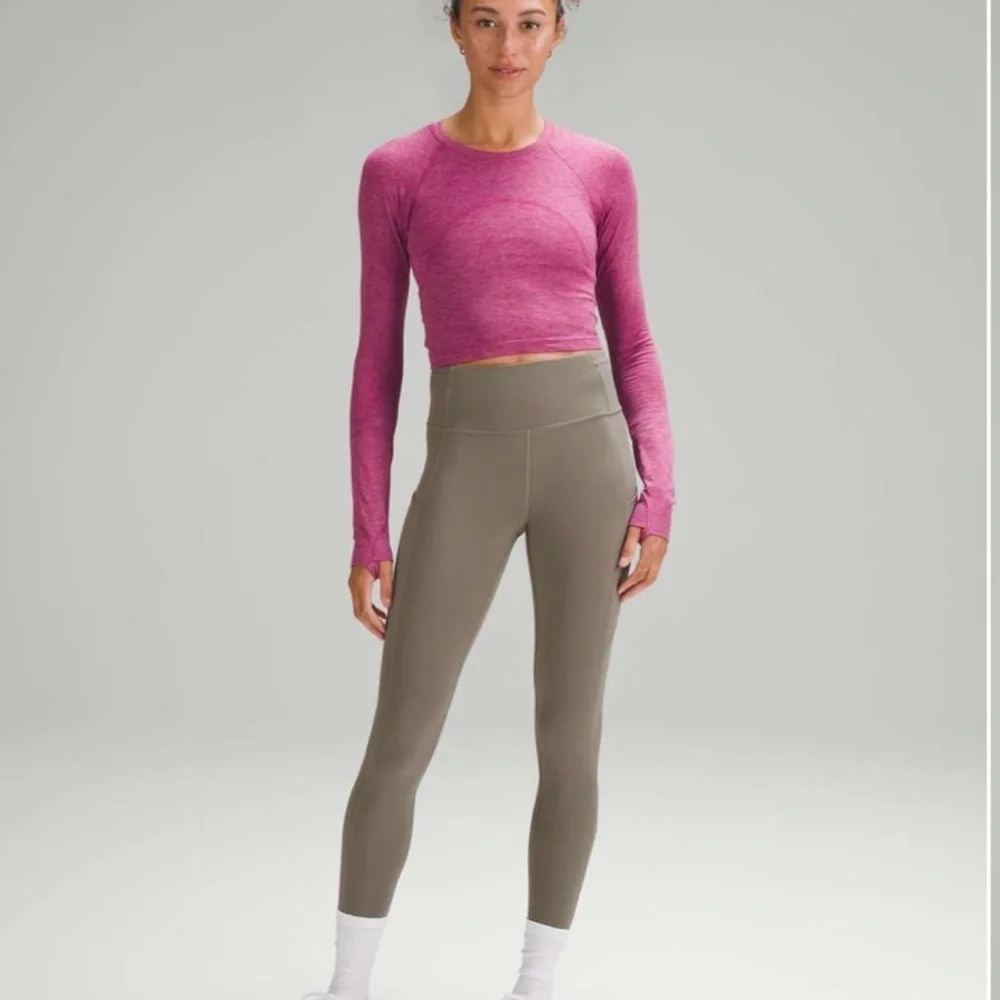 Lululemon - Picture 4 of 12